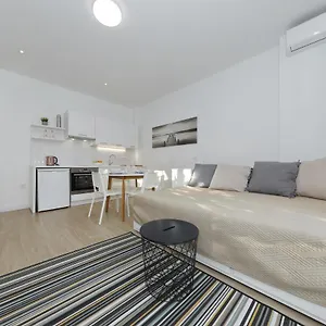 https://idassa-bridge-apartments.hotelinzadar.com
